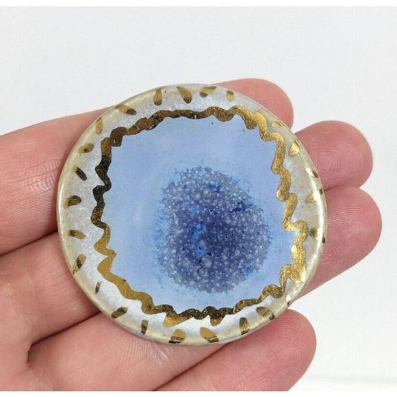 Round Artisan Signed Ceramic Brooch - Signed J. Scheilter Blue And Gold Toned - Picture 2 of 7